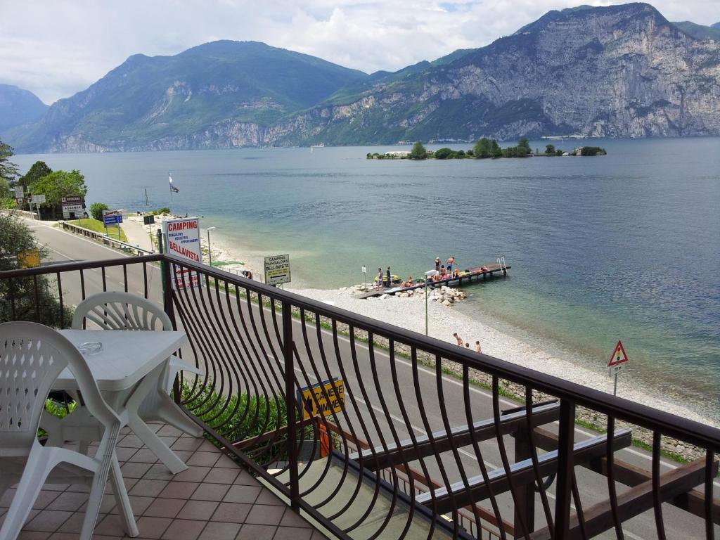 Locanda Bellavista B&B Malcesine Rum bild